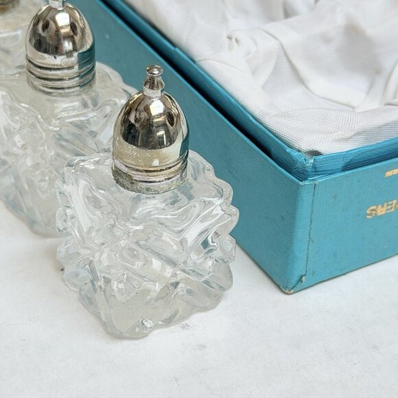 FB Rogers Crystal Glass 3 Salt 3 Pepper Shakers Serveware Silver Plate Set Vtg - Picture 4 of 8